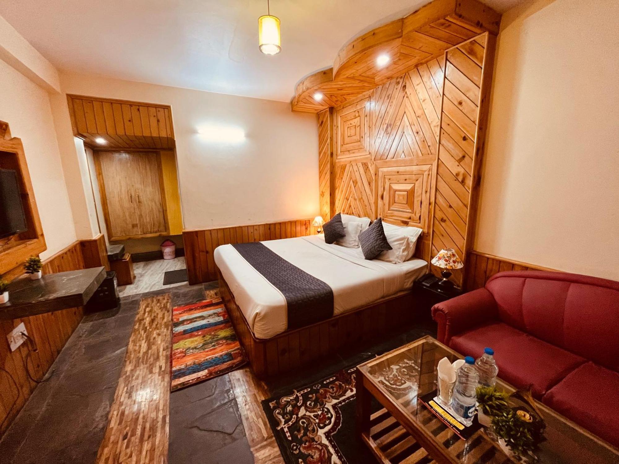 Hotel Hollywood Manali - Scenic River & Mountain View With Premium Rooms Extérieur photo