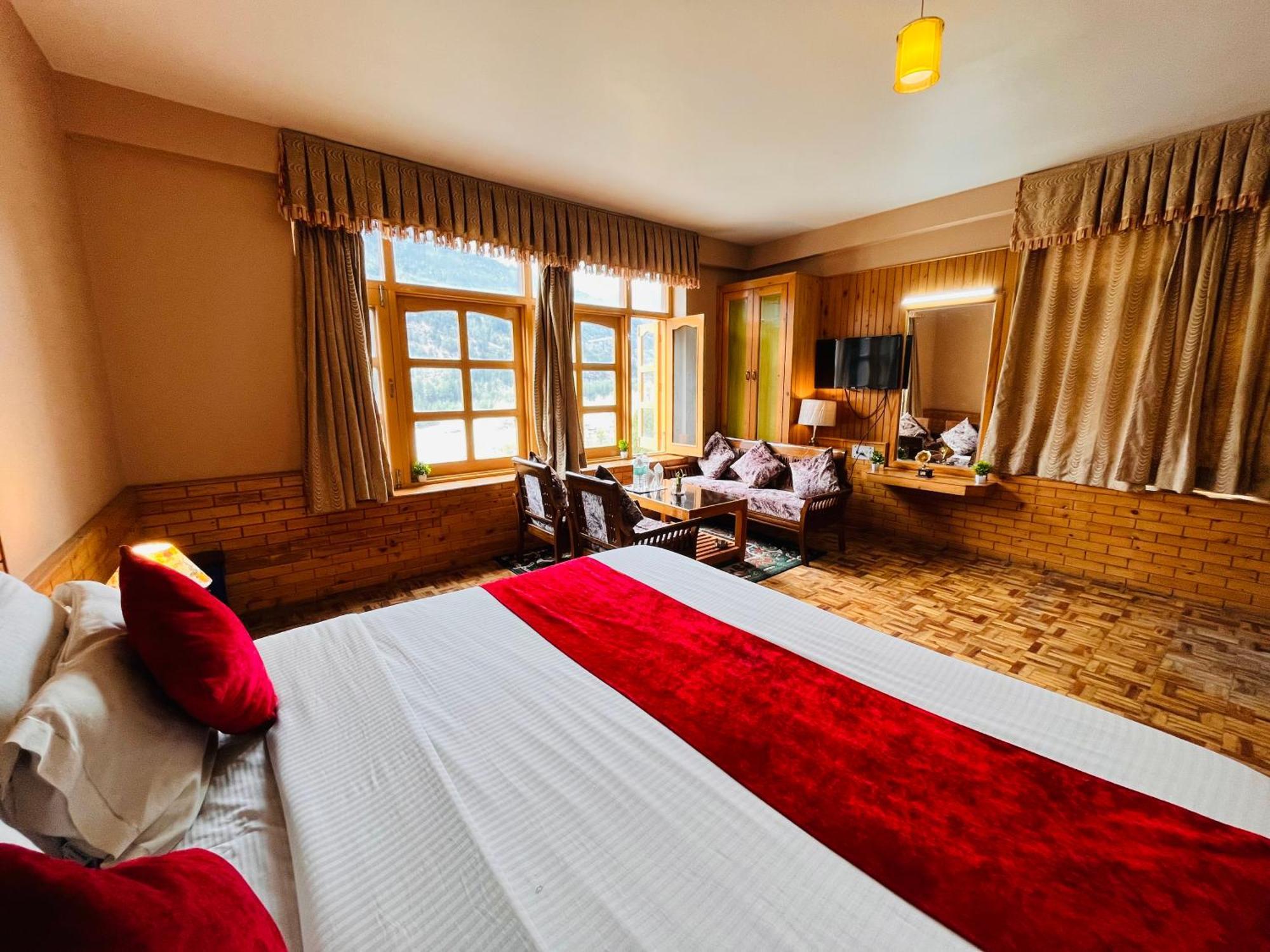Hotel Hollywood Manali - Scenic River & Mountain View With Premium Rooms Extérieur photo