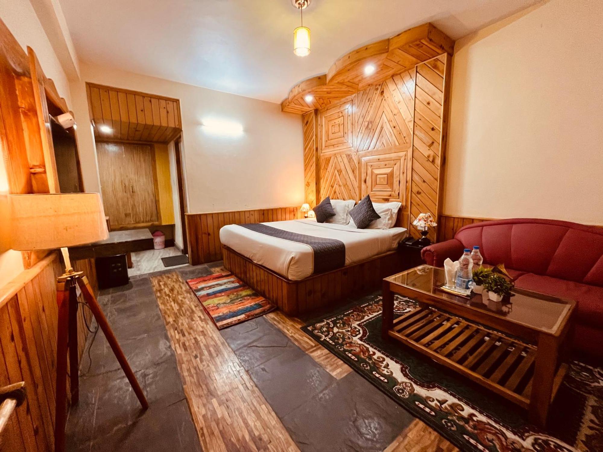 Hotel Hollywood Manali - Scenic River & Mountain View With Premium Rooms Extérieur photo