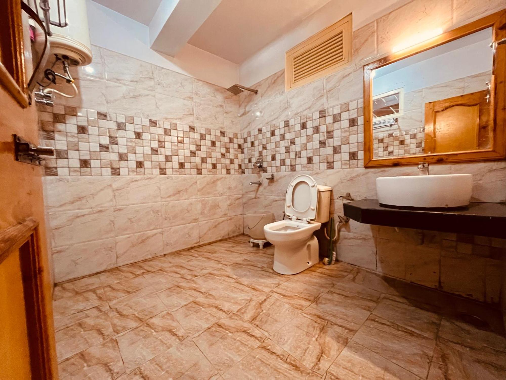 Hotel Hollywood Manali - Scenic River & Mountain View With Premium Rooms Extérieur photo