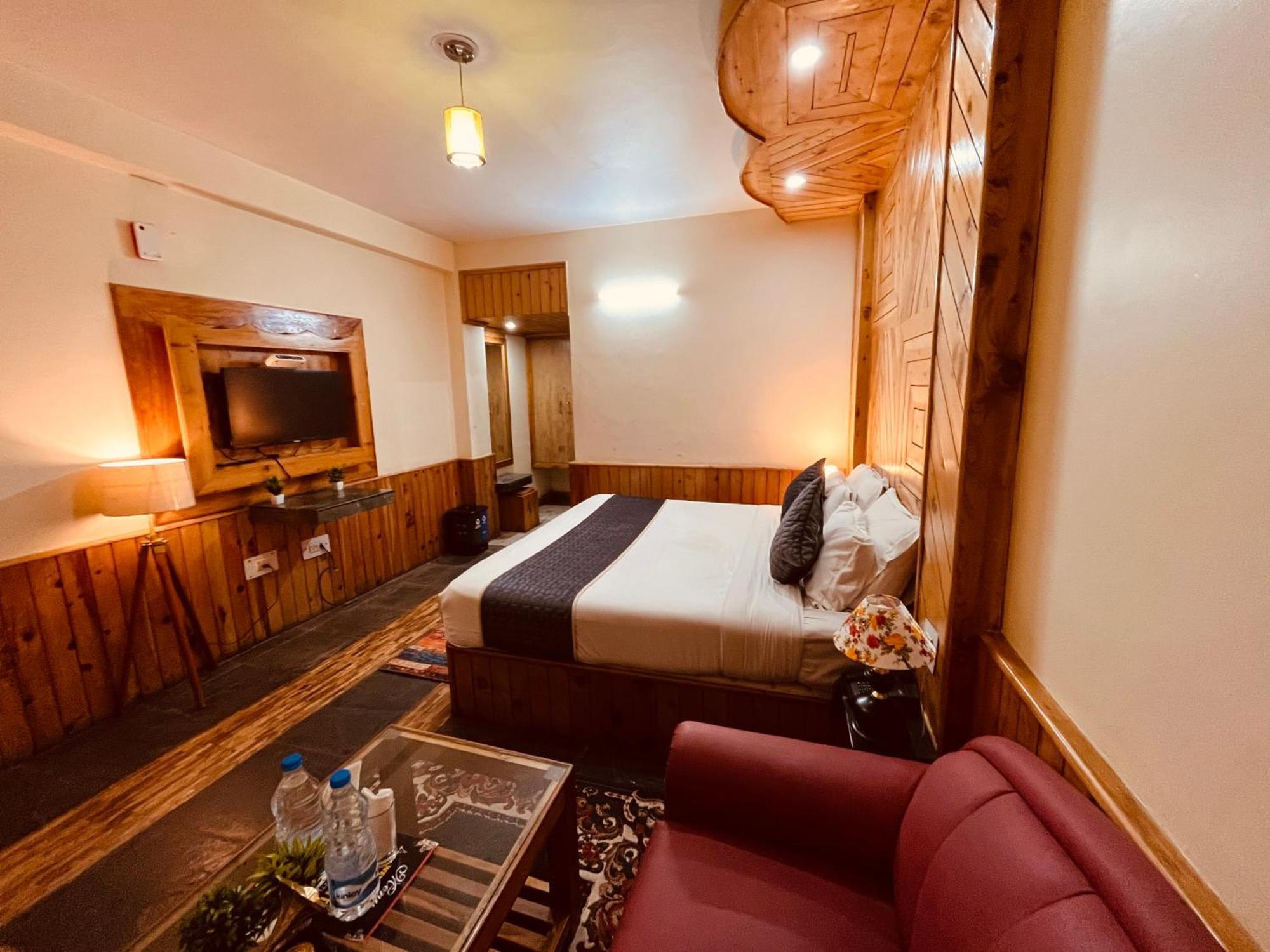 Hotel Hollywood Manali - Scenic River & Mountain View With Premium Rooms Extérieur photo