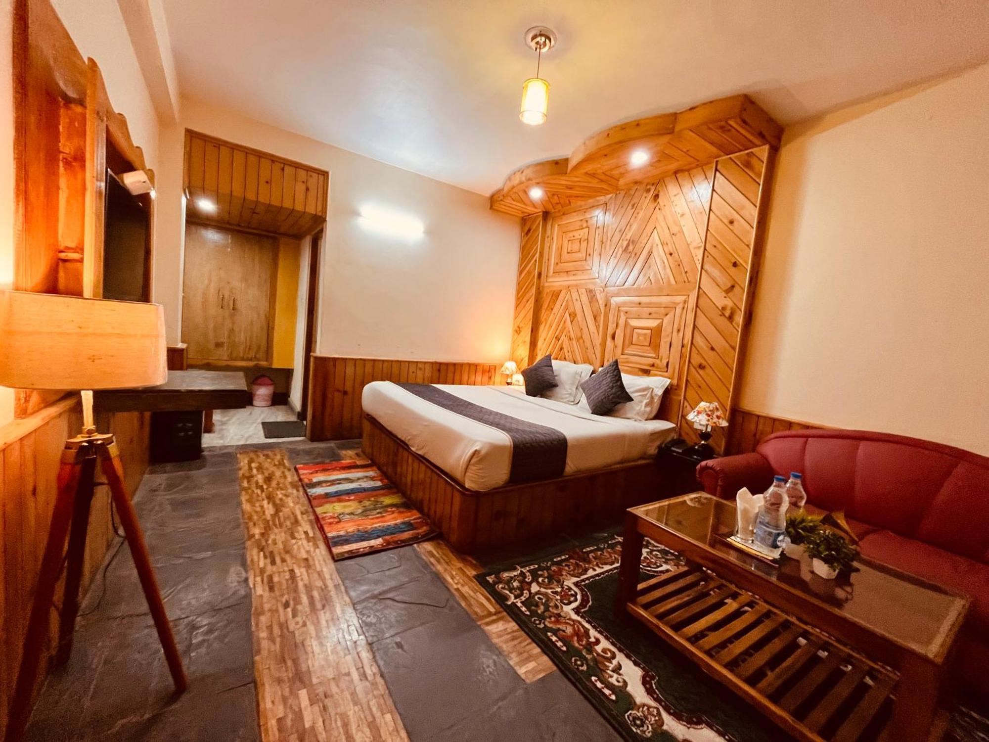 Hotel Hollywood Manali - Scenic River & Mountain View With Premium Rooms Extérieur photo